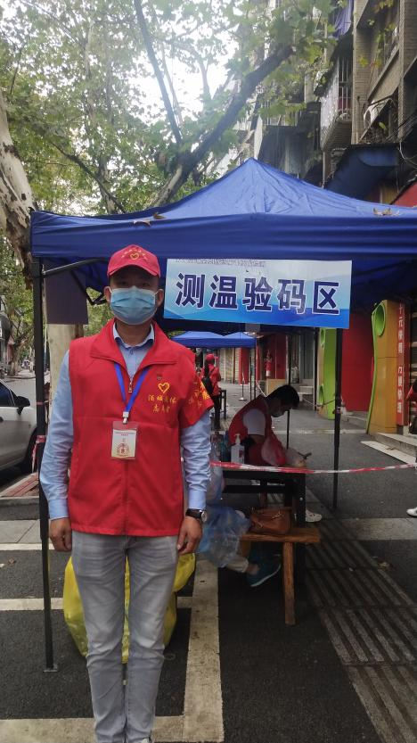 何陶協(xié)助社區(qū)完成全員核酸檢測(cè)工作2.jpg